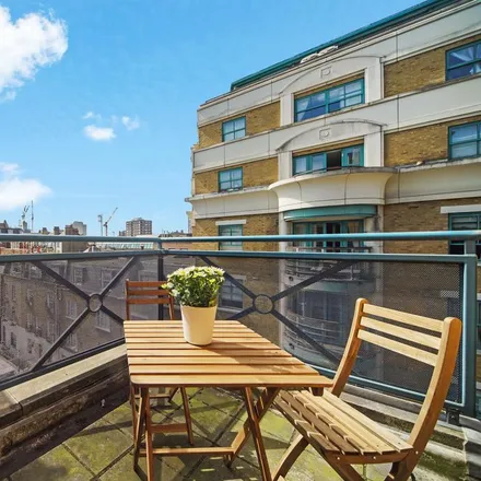Rent this 4 bed apartment on Varsity Court in 44 Homer Street, London