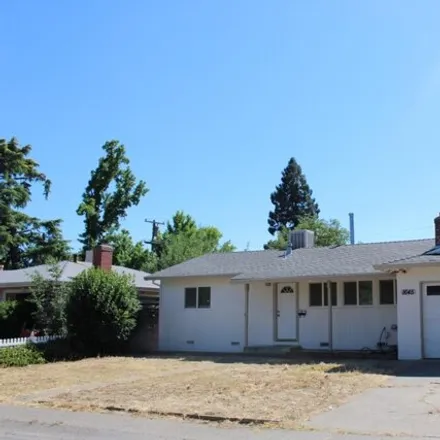 Buy this 3 bed house on 1645 Scottsdale Way in Red Bluff, California