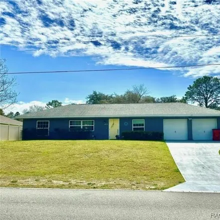 Buy this 2 bed house on 3016 West Hampshire Boulevard in Citrus County, FL 34433