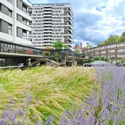 Image 3 - Water Gardens (1-47), Burwood Place, London, W2 2UT, United Kingdom - Apartment for sale