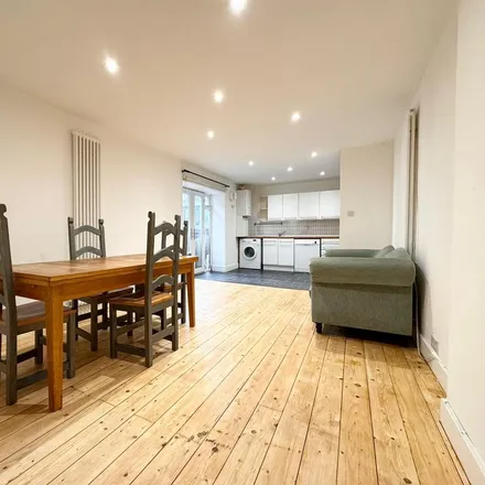 Rent this 4 bed apartment on Balmoral Court in 9 Gipsy Road, London