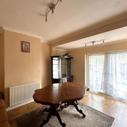 Rent this 3 bed house on Sandford Avenue in London, N22 5EH