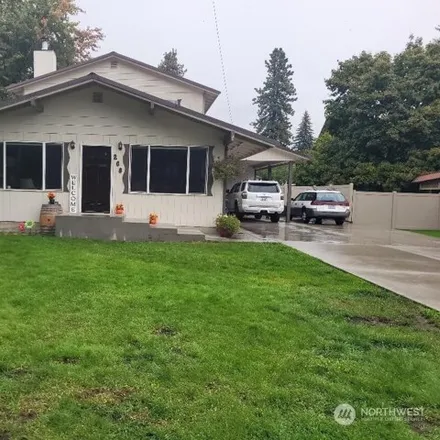 Buy this 4 bed house on 208 West Street in Leavenworth, WA 98826