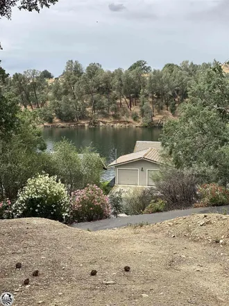 Buy this studio house on 424 Lakeview Road in Calaveras County, CA 95228