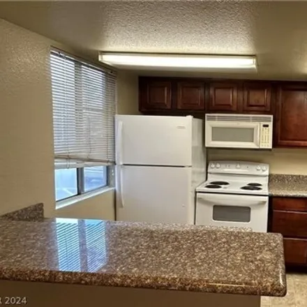 Image 3 - 5307 Indian River Drive, Spring Valley, NV 89103, USA - Condo for rent