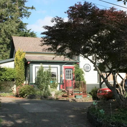 Buy this 4 bed house on 559 South 12th Street in Coos Bay, OR 97420