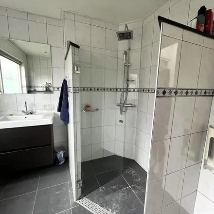 Rent this 5 bed apartment on Kamperfoeliestraat 65 in 7552 SJ Hengelo, Netherlands