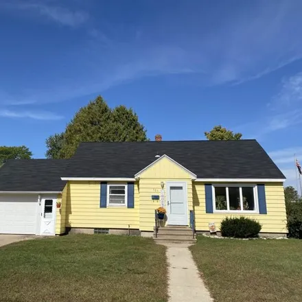 Buy this 3 bed house on 321 West Wescott Avenue in Shawano, WI 54166