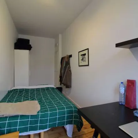Rent this 6 bed apartment on Avenue des Gaulois - Galliërslaan in 1040 Etterbeek, Belgium