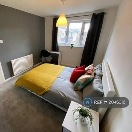 Image 1 - 42 Herald Close, Beeston, NG9 2DW, United Kingdom - House for rent