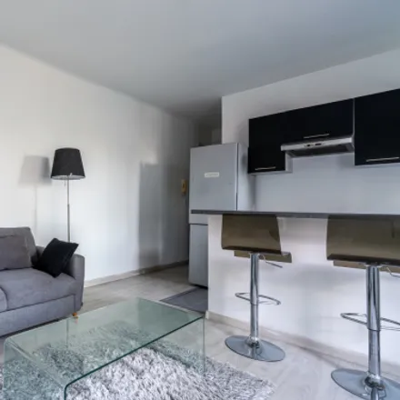 Rent this 2 bed apartment on 3 Rue Jean Jaurès in 92800 Puteaux, France
