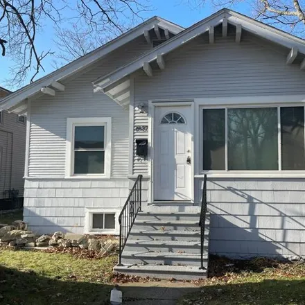 Buy this 2 bed house on 215 West Holbrook Avenue in Muskegon, MI 49441