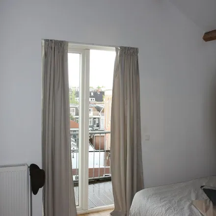 Rent this 2 bed apartment on Berkelselaan 17B-02 in 3037 PA Rotterdam, Netherlands