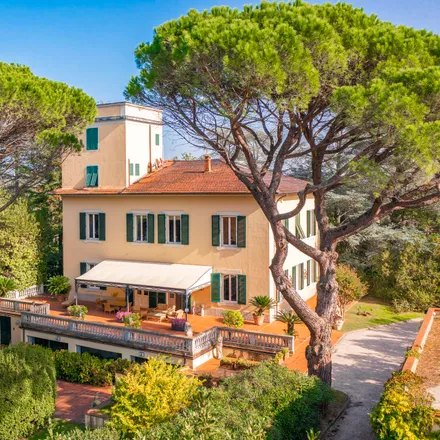 Buy this 8 bed house on Lucca