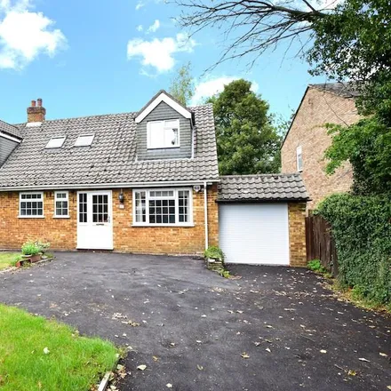 Rent this 5 bed house on Hamilton Road in Leavesden, WD4 8PZ