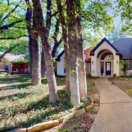 Buy this 3 bed house on 2960 Creekview Circle in Grapevine, TX 76051