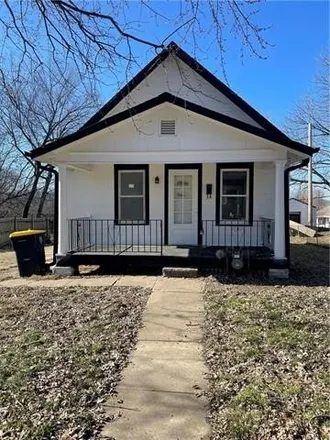 Buy this 2 bed house on 840 Bennington Avenue in Kansas City, MO 64125