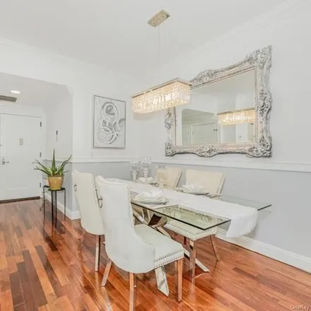 Image 5 - 3816 Waldo Avenue, New York, NY 10463, USA - Condo for sale