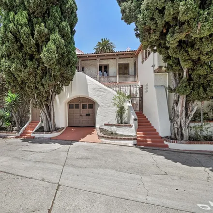 Buy this 3 bed house on 2121 Whitley Avenue in Los Angeles, CA 90068