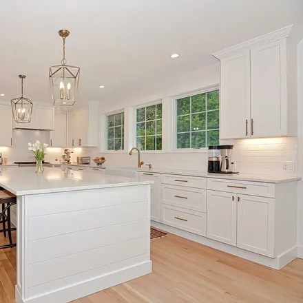 Buy this 5 bed house on 8 Blueberry Road in Marblehead, MA 01945
