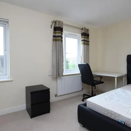 Image 4 - 21 Great Copsie Way, Bristol, BS16 1GH, United Kingdom - Apartment for rent