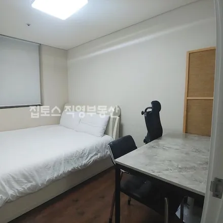 Rent this 3 bed apartment on 서울특별시 강남구 삼성동 158-10