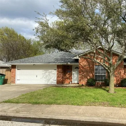 Buy this 3 bed house on 675 South Jefferson Street in Pilot Point, TX 76258