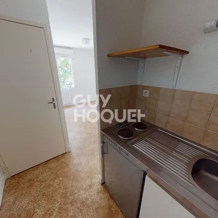 Rent this 1 bed apartment on 105 Rue de Bignoux in 86000 Poitiers, France