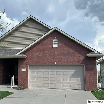 Buy this 3 bed townhouse on 7538 Kentwell Ln in Lincoln, Nebraska