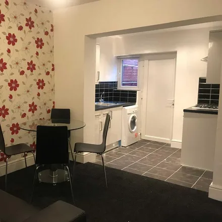 Rent this 3 bed room on Milverton Street in Liverpool, L6 6AU