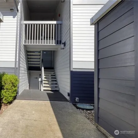 Buy this 2 bed condo on 25735 115th Avenue Southeast in Kent, WA 98030