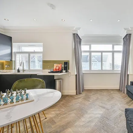 Rent this 1 bed apartment on 41 Woodstock Avenue in London, W13 9UQ