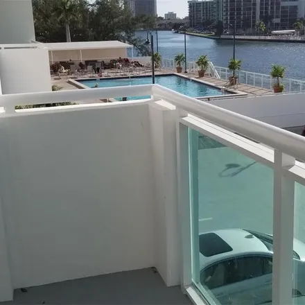 Image 6 - AQUARIUS Condiminium (North), South Ocean Drive, Beverly Beach, Hollywood, FL 33009, USA - Apartment for rent