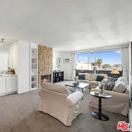 Image 5 - Mama Hong's, Amherst Avenue, Los Angeles, CA 90025, USA - Condo for sale