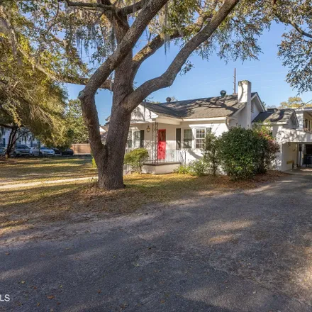 Buy this 4 bed house on 650 Waight Street in Beaufort, SC 29902