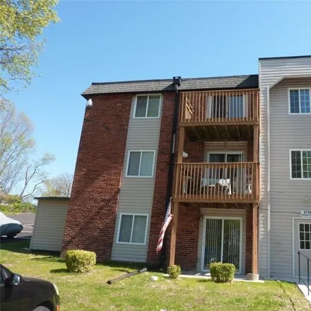 Buy this 2 bed condo on 2744 Westphalia Court in Oakville, MO 63129