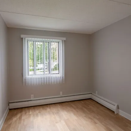 Image 3 - 1570 Avenue Filion, Saint-Lambert, QC J4R 1R5, Canada - Apartment for rent