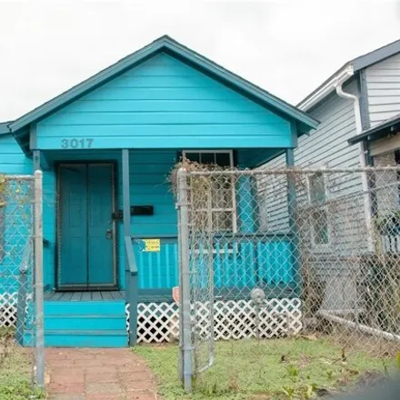 Buy this 3 bed house on 3049 Avenue M ½ in Galveston, TX 77550