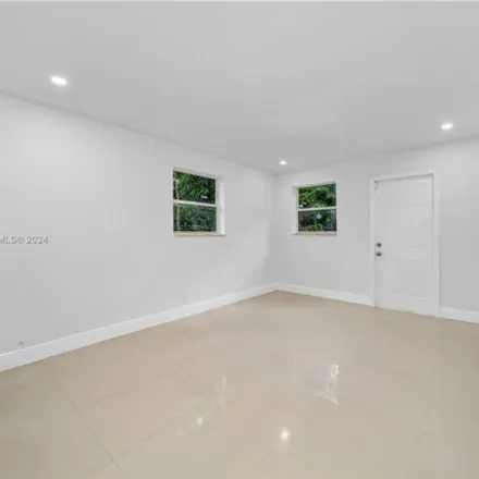 Image 2 - 1680 Northwest 9th Avenue, Middle River Vista, Fort Lauderdale, FL 33311, USA - House for sale