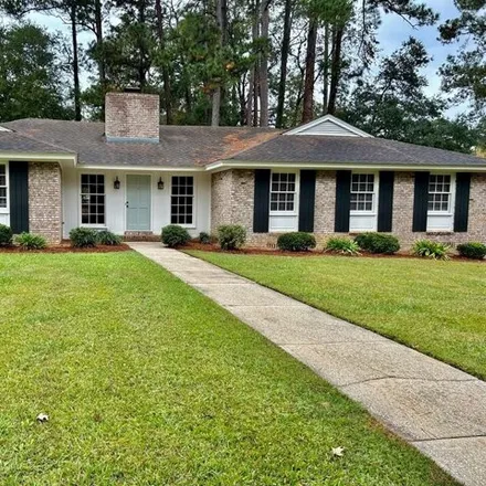 Buy this 5 bed house on 2118 Pinecliff Drive in Valdosta, GA 31602