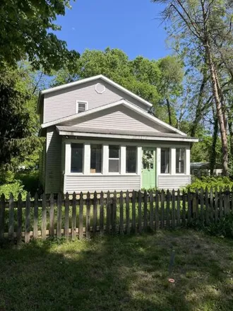 Buy this 3 bed house on 312 Lincoln Street in Allegan, MI 49010