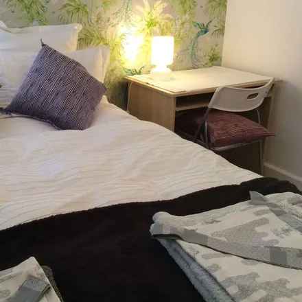 Rent this 1 bed apartment on London in N4 2LQ, United Kingdom