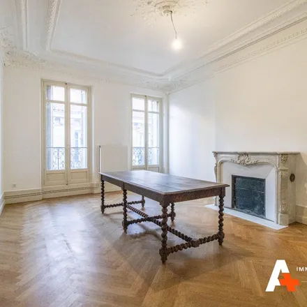 Rent this 5 bed apartment on 37 Rue Aldebert in 13006 Marseille, France