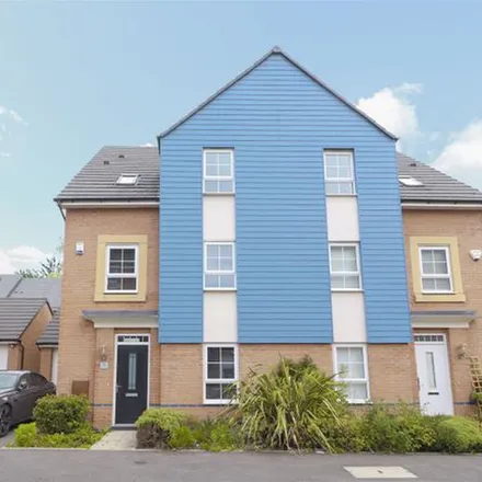 Rent this 5 bed duplex on 7 Canal View in Daimler Green, CV1 4LQ