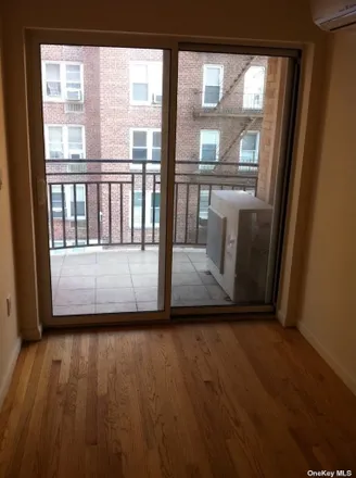 Image 2 - 141-05 Cherry Avenue, New York, NY 11355, USA - Apartment for rent