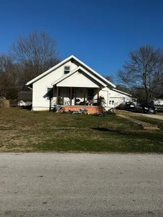 Buy this 3 bed house on 525 Saint Charles Street in Marshfield, MO 65706