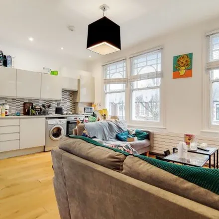 Rent this 4 bed apartment on 67 Harberton Road in London, N19 3JR