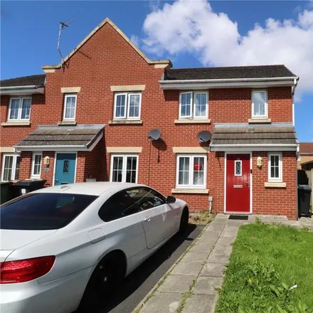 Rent this 3 bed duplex on Kingham Close in Leasowe, CH46 2PP