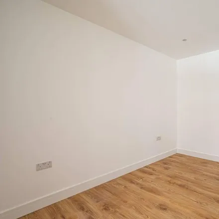 Image 5 - Shipton House, Prince of Wales Road, Maitland Park, London, NW5 3PS, United Kingdom - Apartment for rent