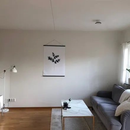 Rent this 2 bed apartment on Nicolaiskolan in Kungälvsgatan, 252 49 Helsingborg